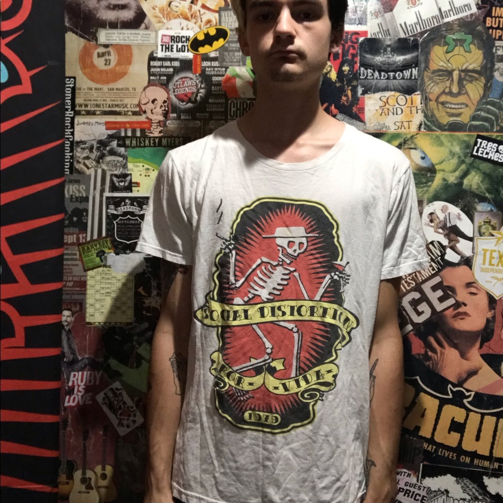 Men’s large social distortion white t shirt